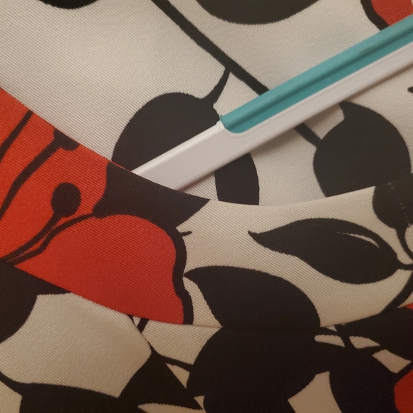 Women Red Floral Dress - Picture 8 of 15